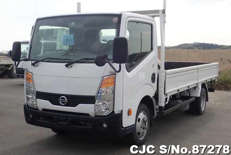 Чехлы nissan atlas